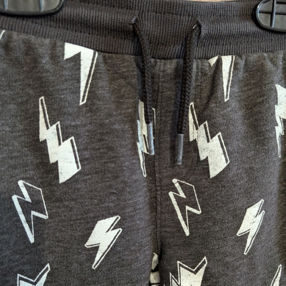 OshKosh B'gosh Lightening Bolt Joggers Size 12-18 Month - Picture 2 of 6